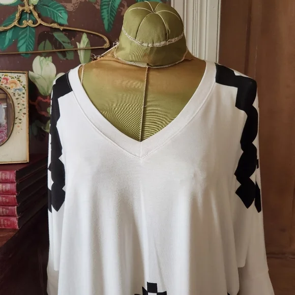 KAREN BY KAREN KANE High Low Top Size Medium - Picture 2 of 11